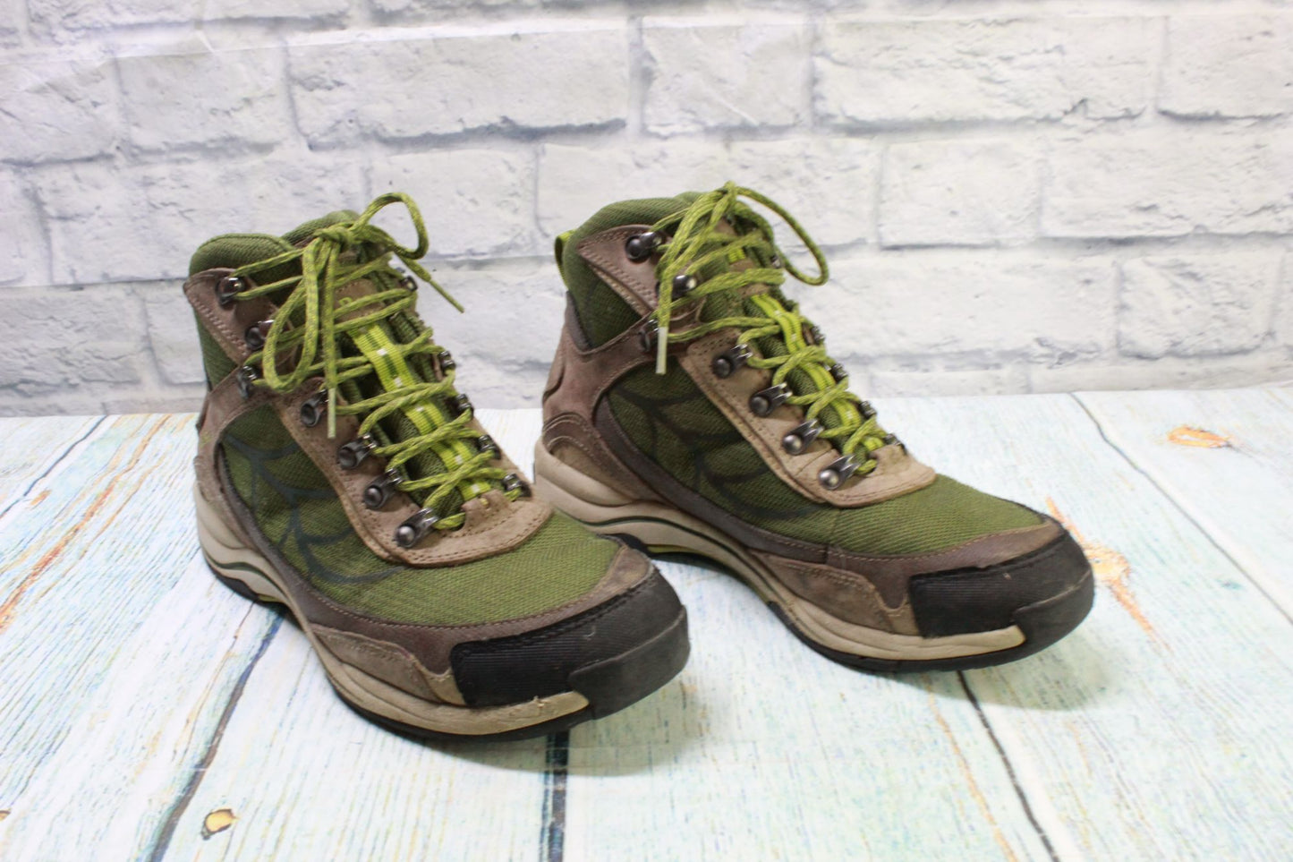 LL Bean Women's Green Mesh Lace Up Waterproof Hight Top Hiking Boots Size 9.5 M