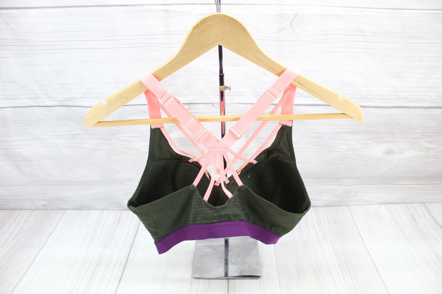 Victoria's Secret Lightweight Cage Front Wireless Sports Bra Olive Green 32D