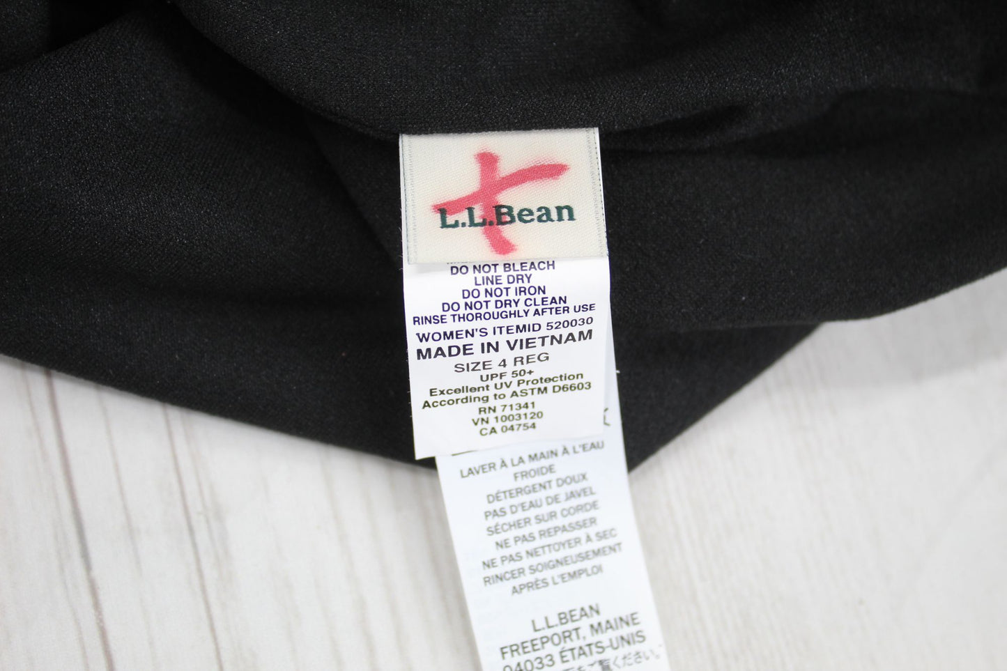 LL Bean BeanSport Swimwear High-Neck Tankini Top Size 4 Retail: $59.95