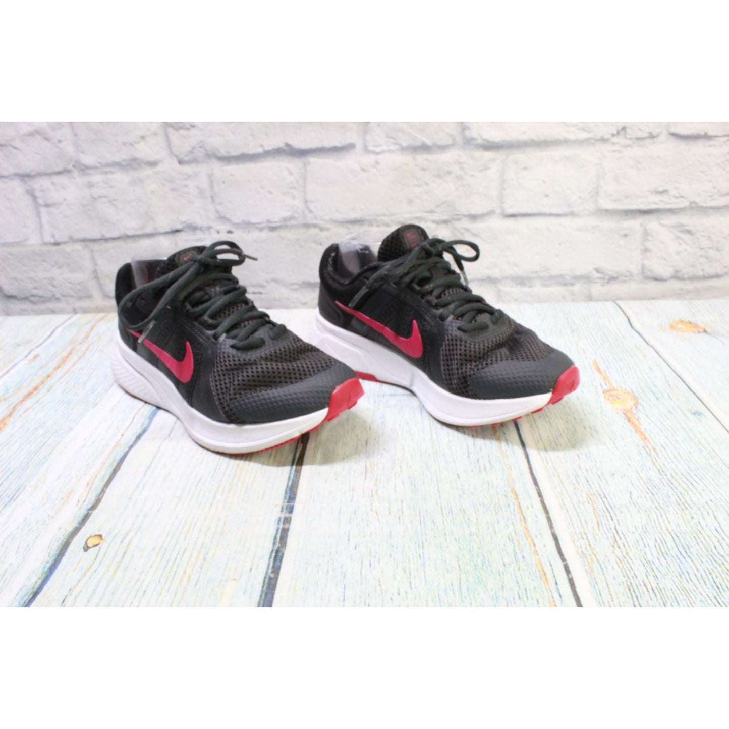 Nike Run Swift 2 Black Pink Mesh Athletic Running Shoes CV0568-011 Women's 7.5