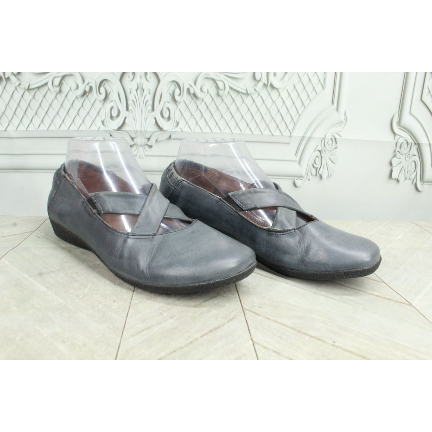 Taos Crosstown Women's Gray Leather  Criss Cross Ballet Flat Shoes Size 8