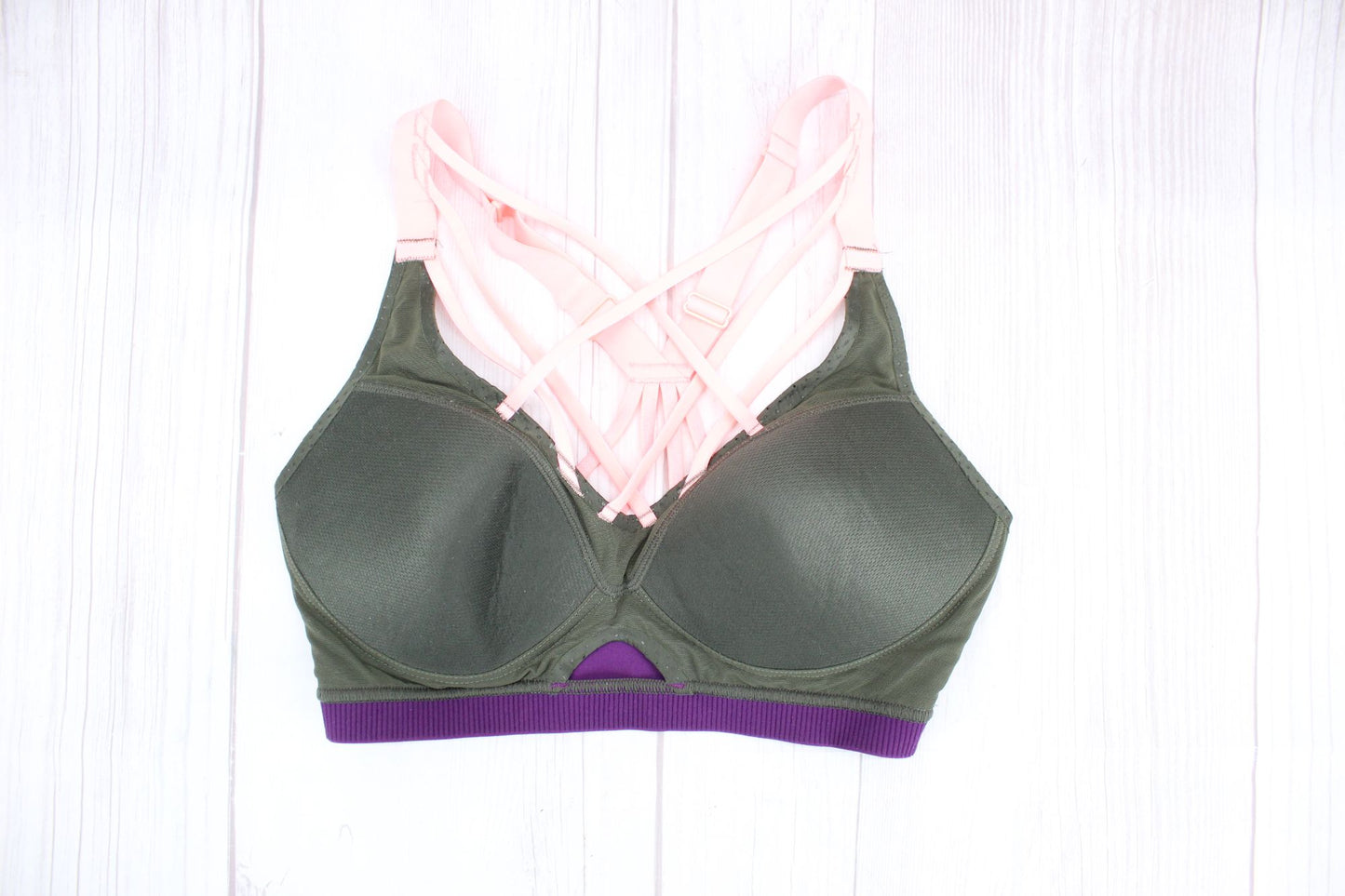 Victoria's Secret Lightweight Cage Front Wireless Sports Bra Olive Green 32D