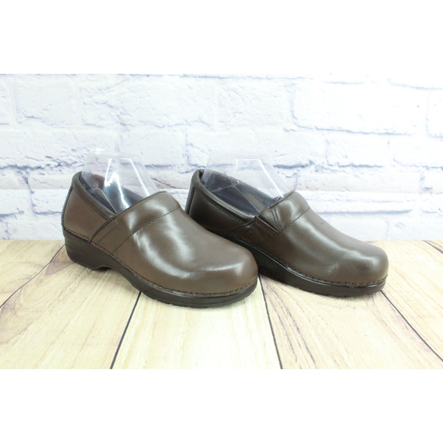 LL Bean Women's Classic Professional Clogs Brown Leather Size 8 M