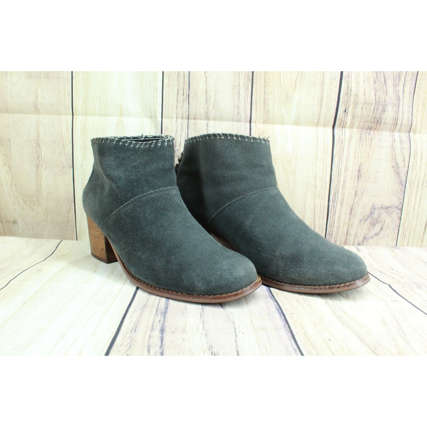 Toms Leila Women's Gray Suede Tasseled Back Zip Ankle Heeled Booties Size 8.5