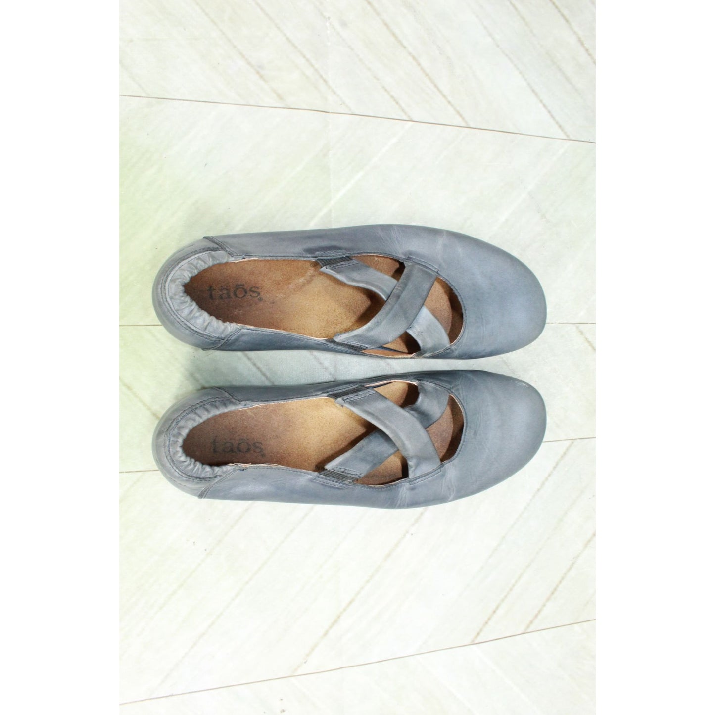 Taos Crosstown Women's Gray Leather  Criss Cross Ballet Flat Shoes Size 8