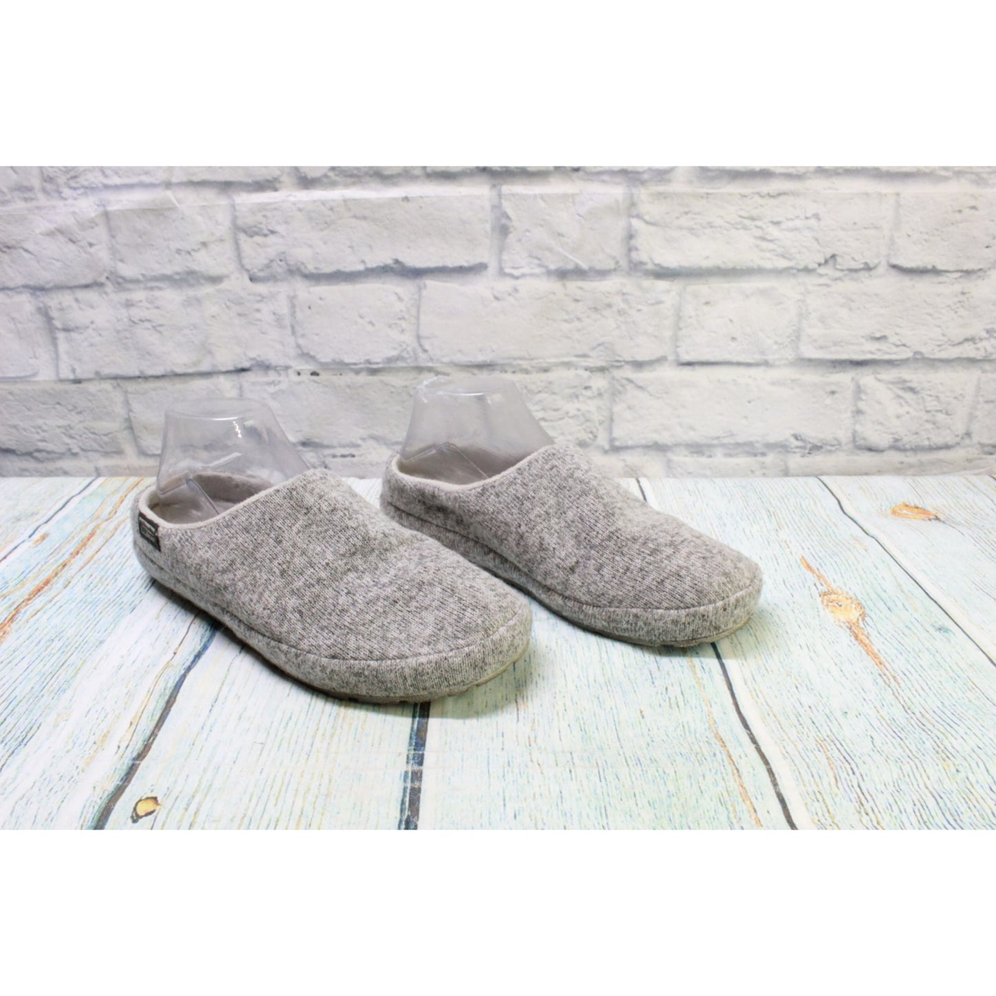 LL Bean Women's Gray Knit Slip On Sweater Fleece Clog Slipper Scuffs Size 9 M