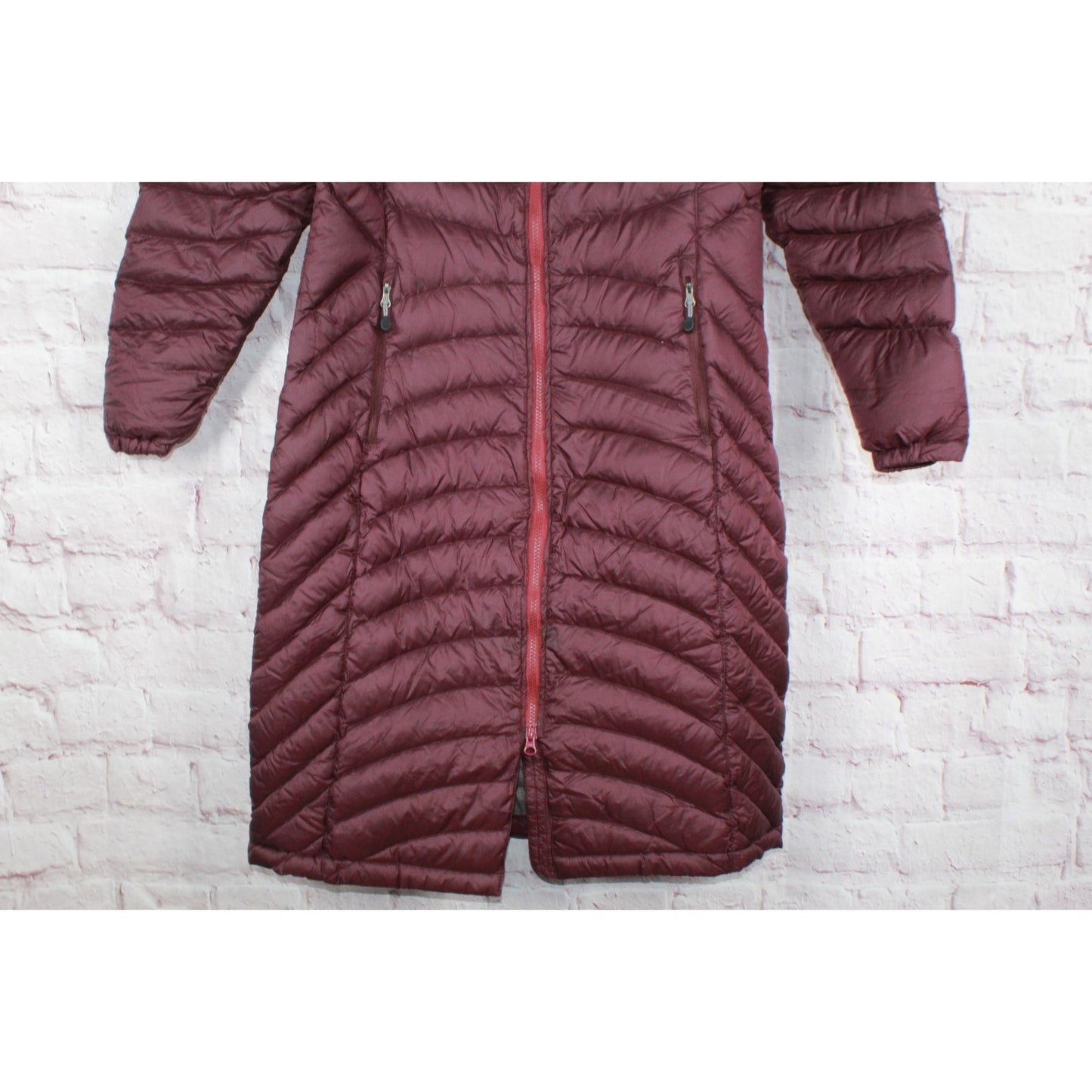 LL Bean Women's Ultralight 850 Down Hooded Coat Three Quarter Length Red S Pet