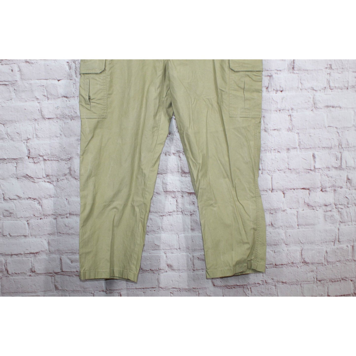 LL Bean Men's Tropic Weight Cargo Pants Comfort Waist Cotton Khaki Waist 44W